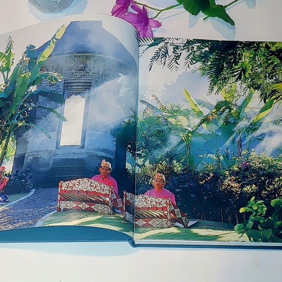 ✨Large Coffee Table Book: Balinese Gardens - Picture 7 of 8